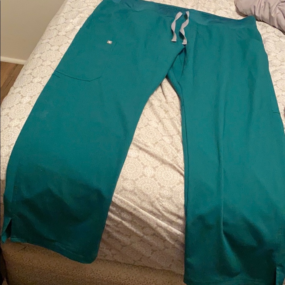 FIGS Scrubs XL